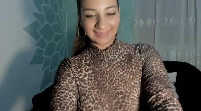 play my wet and sweet pussy - yarghab_aziz 的视频