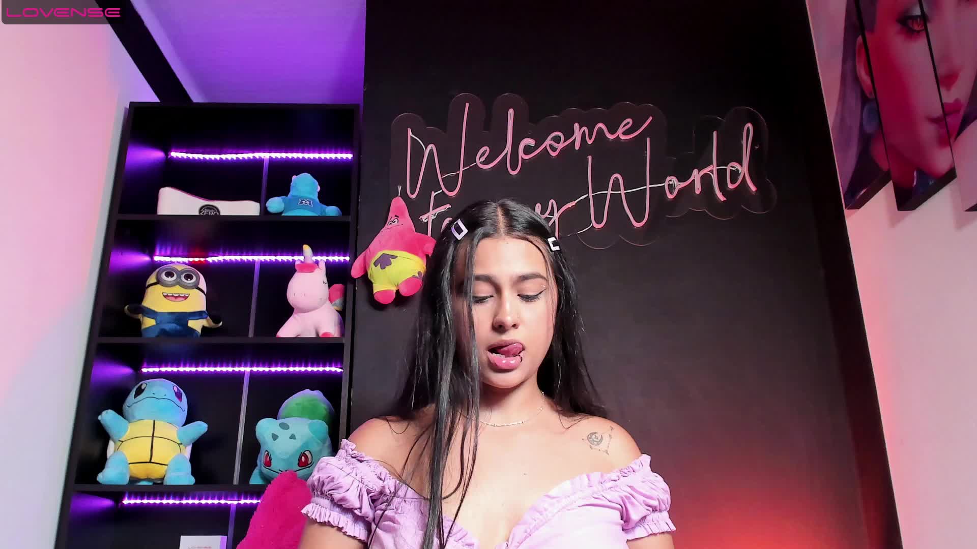 Look my ass and play - video by nicole_taylor_1 cam model