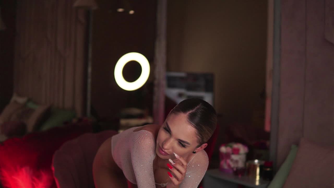 [28 Dec 03:31] Private Show – video modela na kameri EsmeAinsley