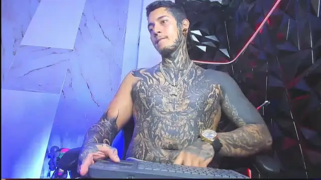 TASTE MY INK AND WOSHIP MY ASS - JAXXXONHERD 캠 모델의 동영상