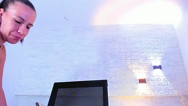 Hot feet on my breasts - video van millie_brown21 cam-model