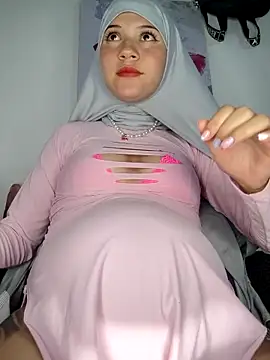 yummy - video by hanaa_18 cam model