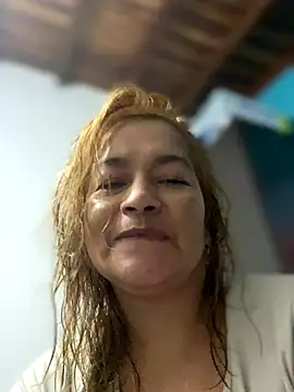 Masturbating and showing my feet - video by Jlo_69 cam model