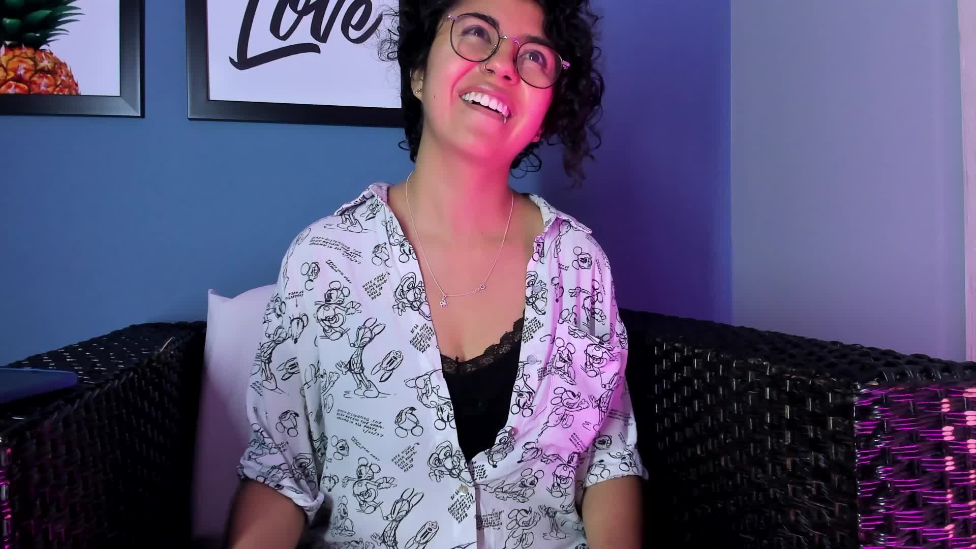 My wet pussy close up and fingering 💦💦 - video by Amareto_ cam model