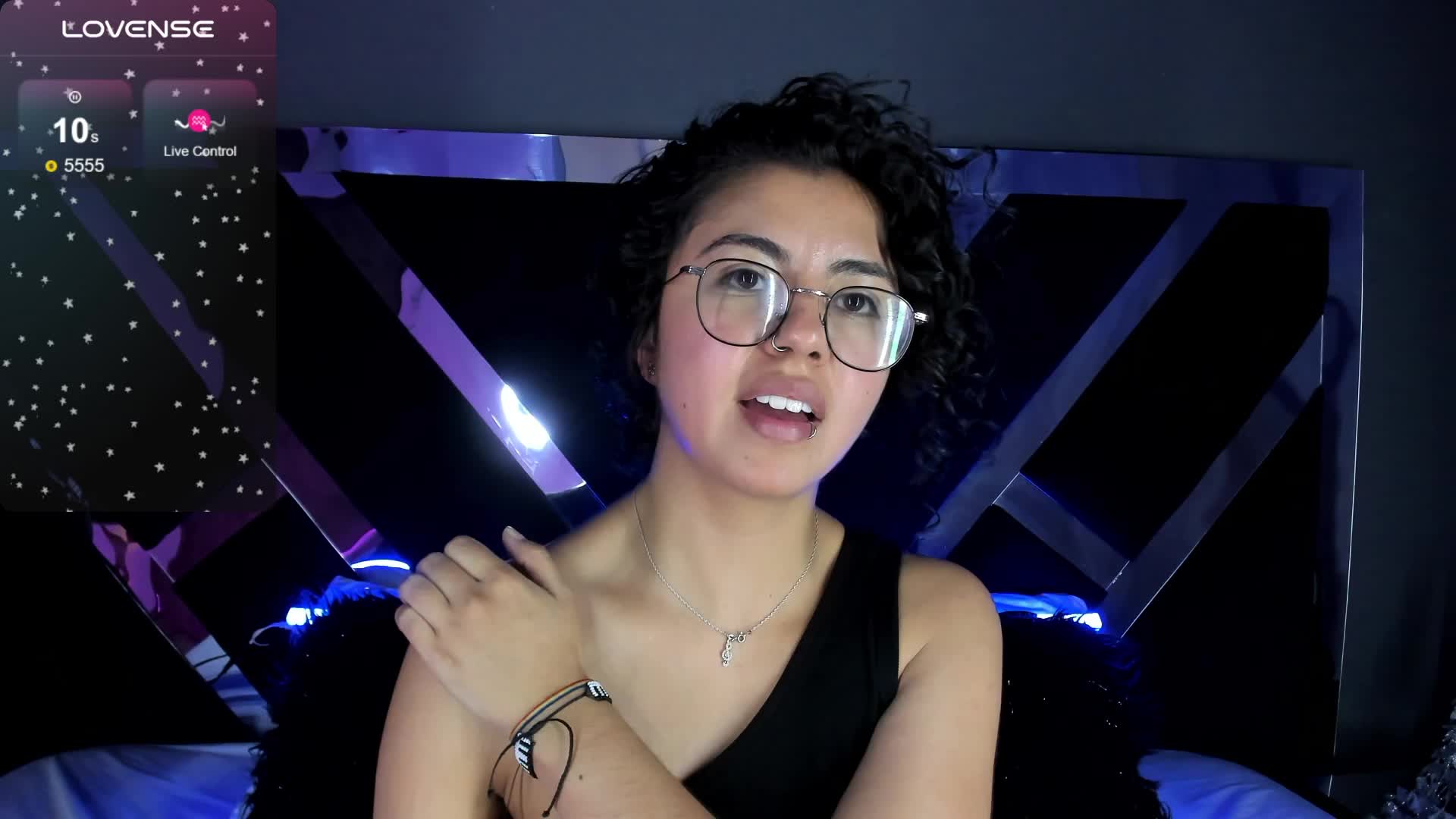 Rub my clit, close up / i am vey wet in POV - video by Amareto_ cam model