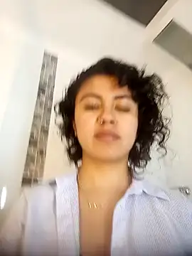 let's take a shower together! I dance sexy and wet for you - video by Amareto_ cam model