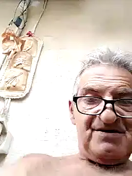 [19 Jul 08:26] Public Show - video by George27265 cam model