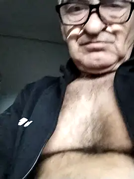 [16 Dec 08:05] Public Show - video by George27265 cam model