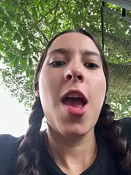 Masturbate PussyAtPark - video av LittleDoll___ cam-modell
