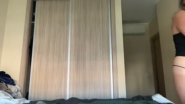 [1 Oct 11:17] Spy Show ATM－カメラキャストのnaughtyhollyxxxxの動画