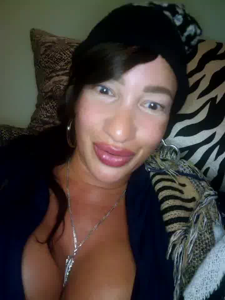 CONVO WITH BRADLEE 12" COCK WITH DILDO SUCKING - video av TheGoddessBianca cam model