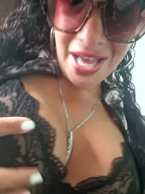 UP CLOSE HOLESHOW - video av TheGoddessBianca cam model