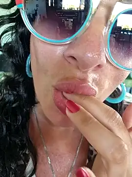 BLACK COCK WANTS TO BREED ME!! FEET INCLUDED! - video by TheGoddessBianca cam model