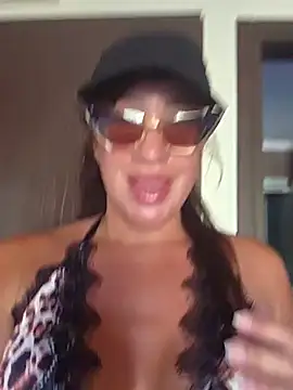 SHITTY SHOW BEFORE ENHANCED WIFI - video av TheGoddessBianca cam-modell