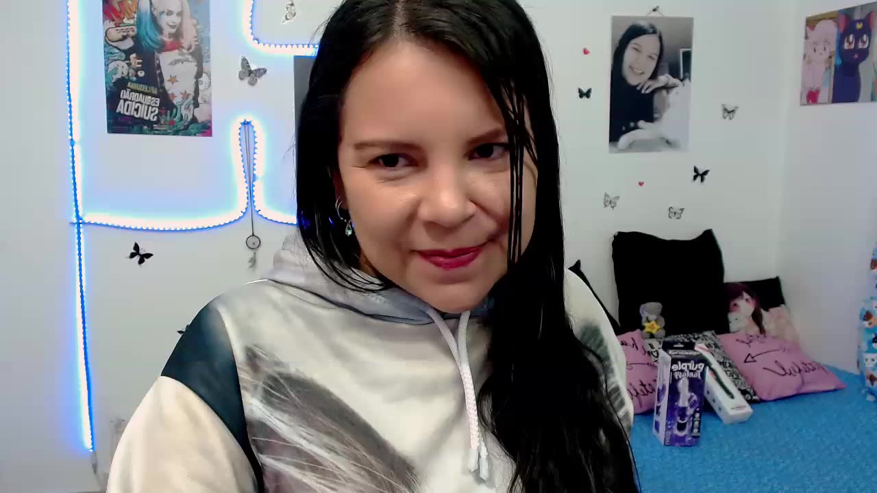 SHY AND NAUGHTY♥ - Vídeo de claryssa_, modelo de vídeos