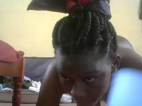 [27 Sep 02:14] playing my pussy with alot of smile,really horny 😜 - video av Sweet__Empress cam-modell