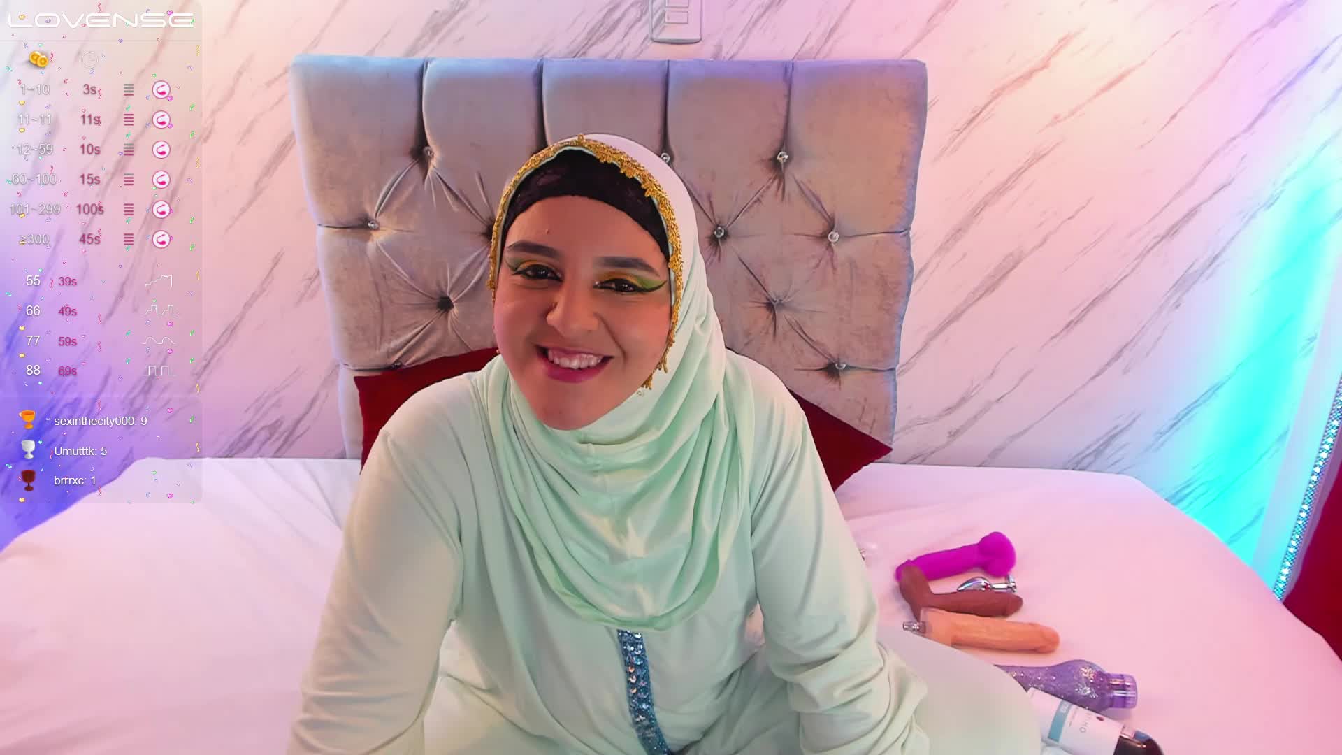 riding the dildo and showing my hair - Vídeo de Nahid_Jaziri1, modelo de vídeos