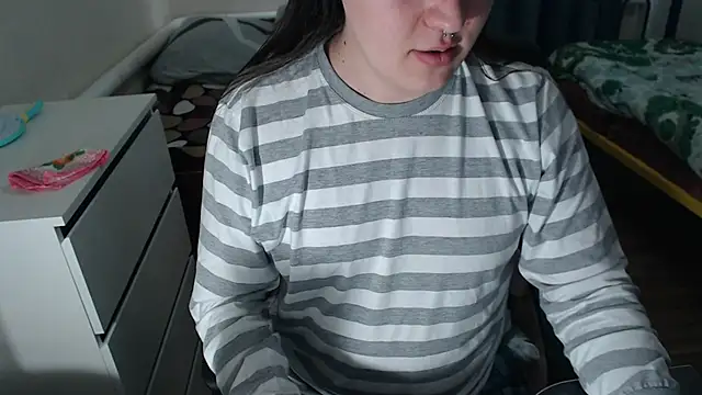 [9 Oct 15:10] Private Show– EvaMiron kameramodell videója