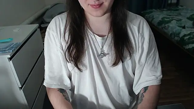 A sexy beauty with a dick🌹 – video od EvaMiron