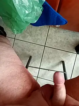 [11 Oct 15:14] Public Show MÓJ mały napalony kutas – video od webkamerové modelky perversalus