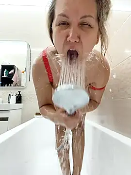 Funny shower– AlisaNelly kameramodell videója