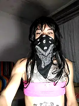 [16 Dec 00:36] Public Show - video by VikyDcicilia cam model