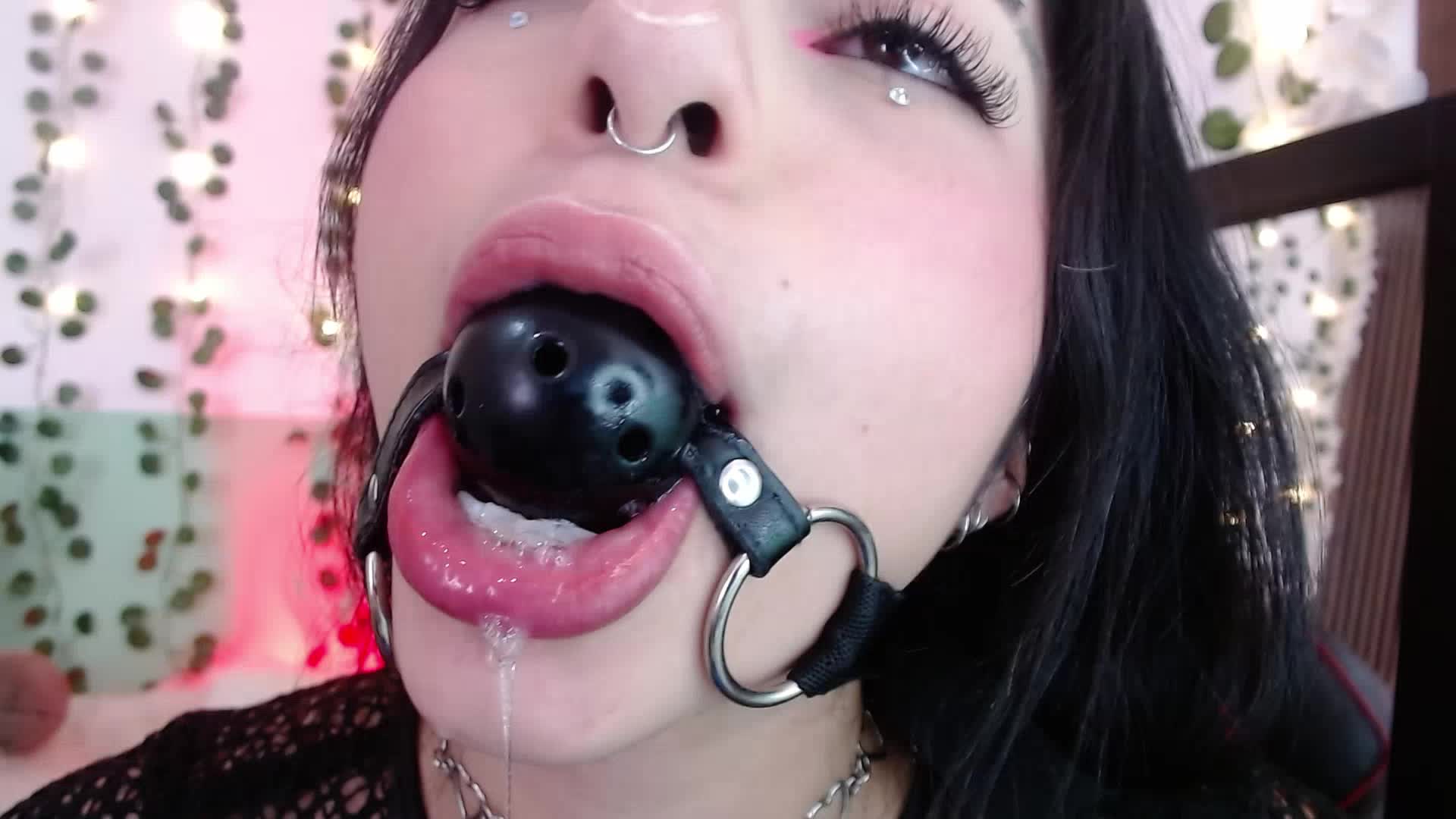 Lick my balls my penis and fuck that throat! 💀🍆❗