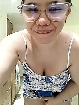You spy on me while I cook with my naked ass