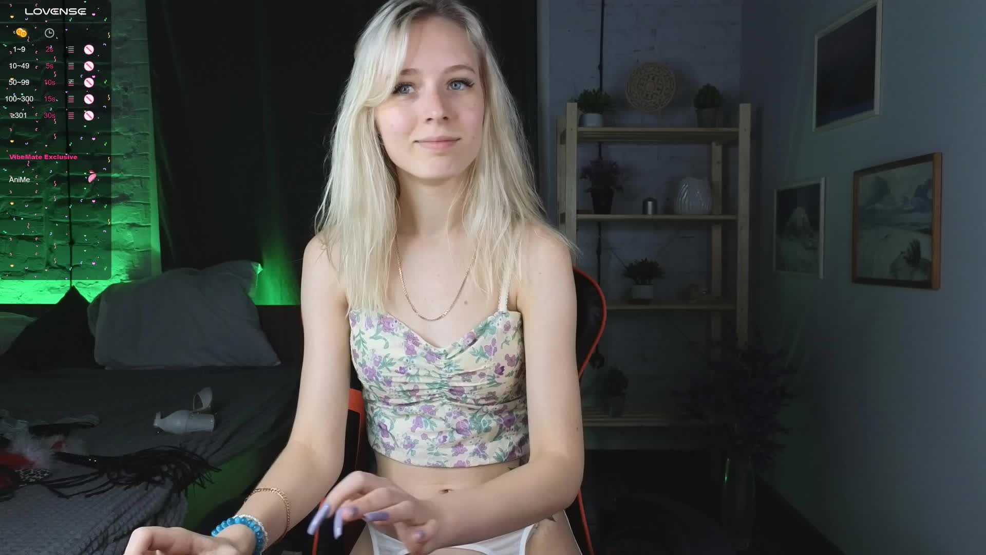 ass in sexy lingerie - video by Crayzy_Luv cam model