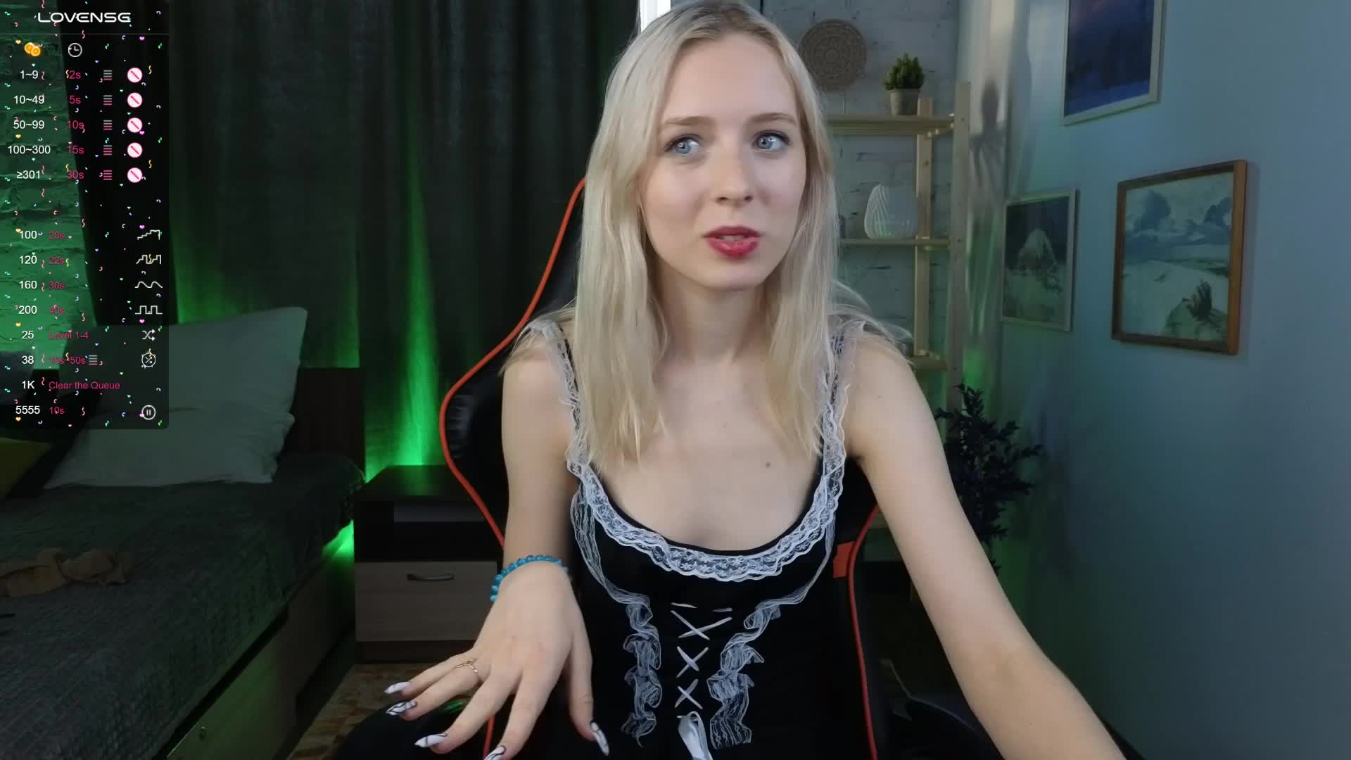 riding a dildo – video od webkamerové modelky Crayzy_Luv