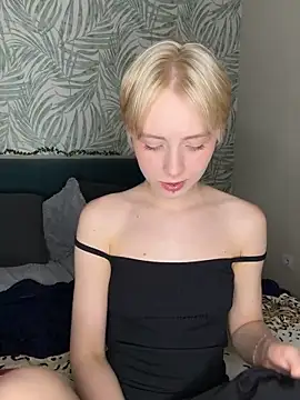 Pussy is close sideways – video od webkamerové modelky Crayzy_Luv