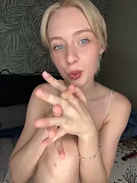 Jerking off pussy – video od webkamerové modelky Crayzy_Luv