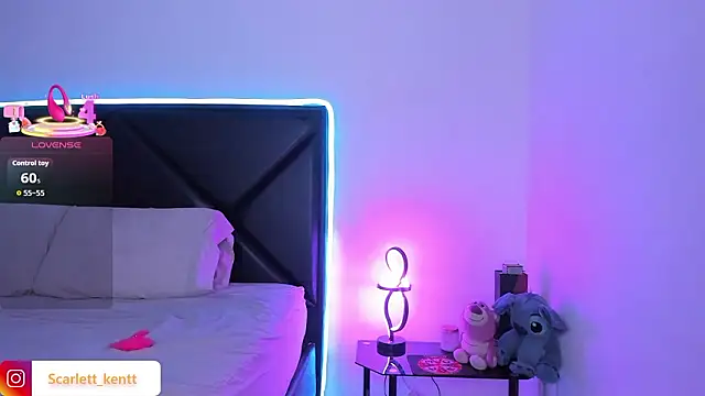 Hot Girl Fucking and sucking in leather boots - vídeo de ScarlettAndClark modelo de câmara