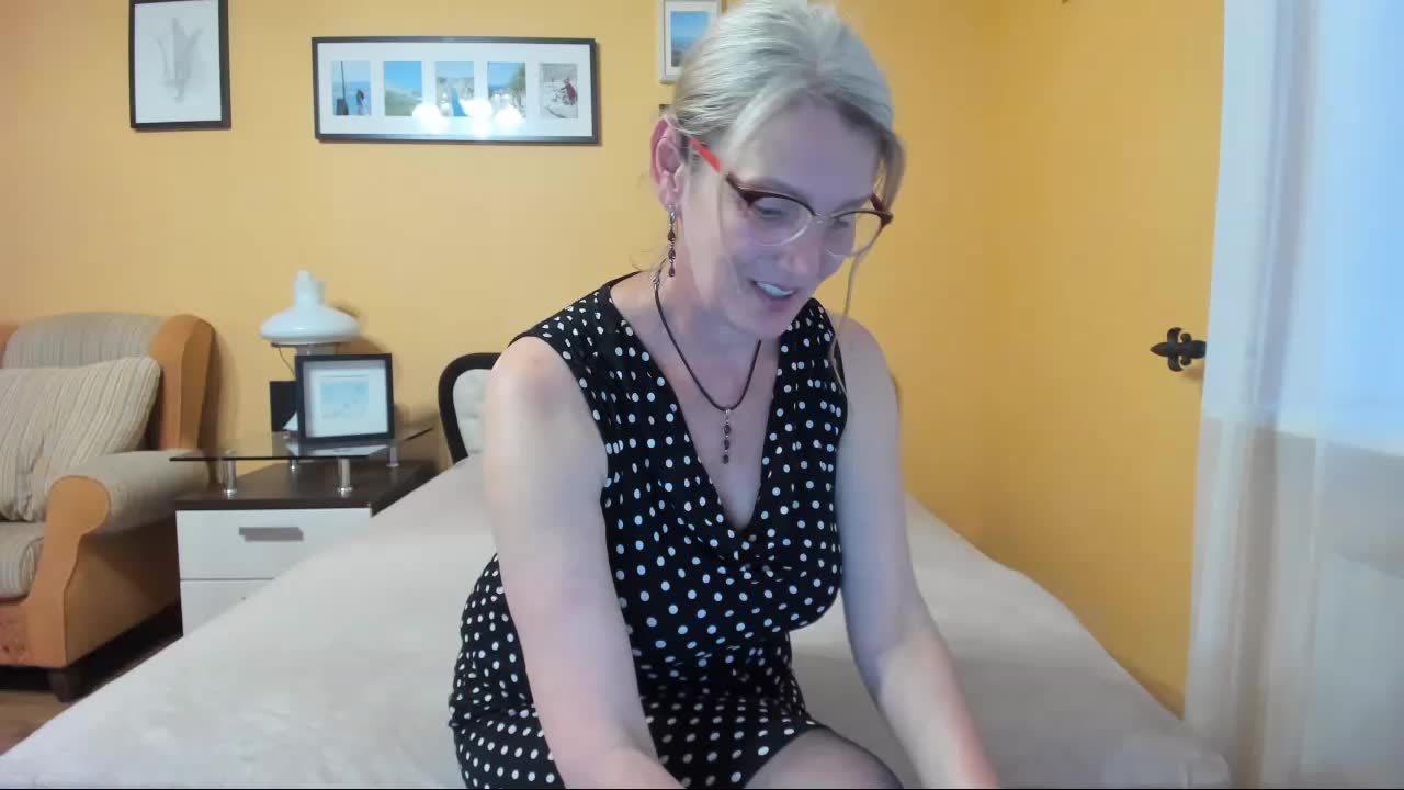 [25 Jul 21:45] Private Show - ক্যাম মডেল irinamaux-এর ভিডিও