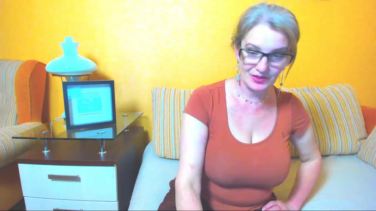 [27 May 20:27] Private Show - ক্যাম মডেল irinamaux-এর ভিডিও