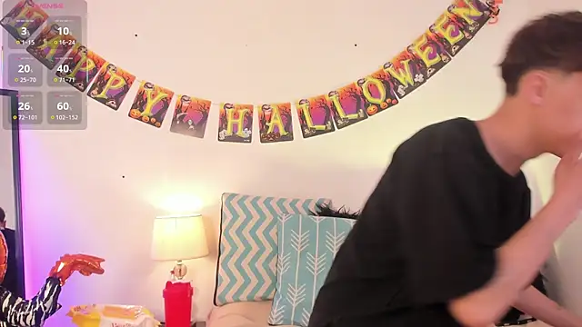 destroying my ass with a dildo - video av Tomy_Rox cam model