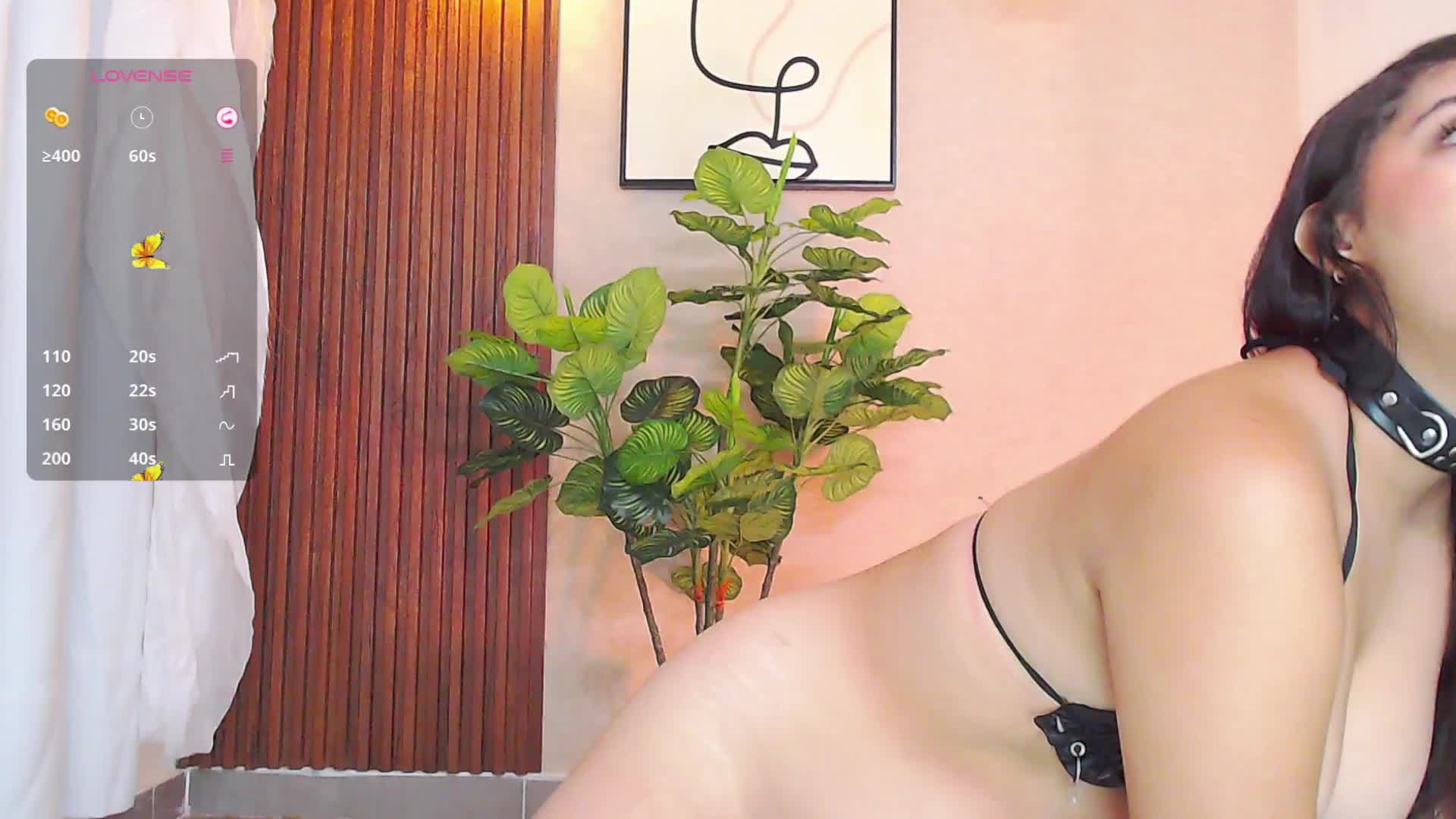 Toys in my hairy pussy! - vídeo de Emma-Hell