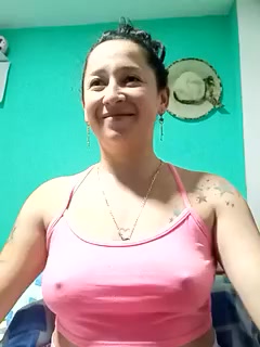 Talk hot and delicious - vidéo du modèle de showcams emilypoppy3