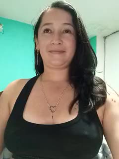 Riding your cock baby - vidéo du modèle de showcams emilypoppy3