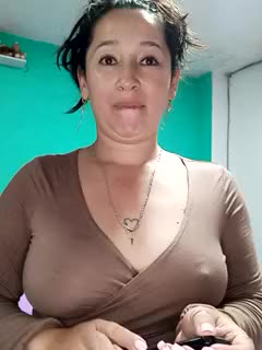 Take the saliva - vidéo du modèle de showcams emilypoppy3