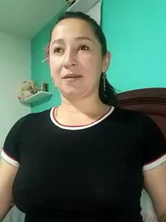 Let's suck my feet - vidéo du modèle de showcams emilypoppy3