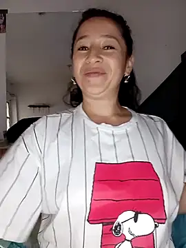 A little masturbation - vidéo du modèle de showcams emilypoppy3