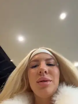 Playing with pussy, my friends see it ❤️