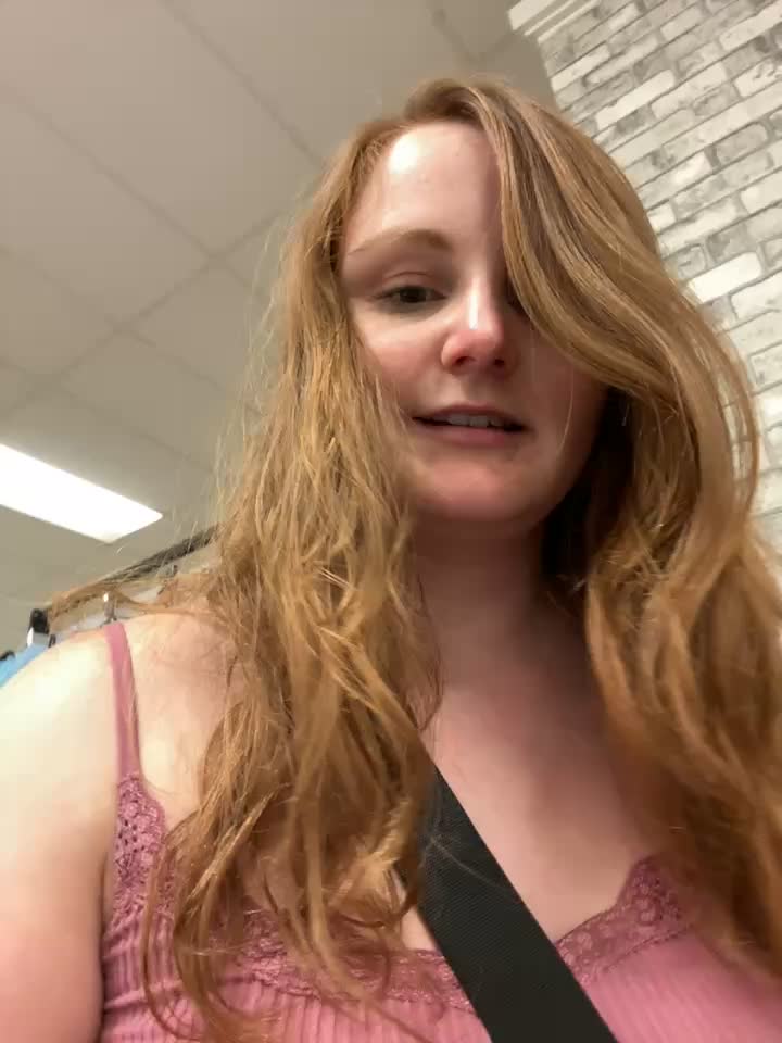 154) PS - Playing In The Change Room — filmik GingerSnap33, modela(-lki) na kamerkach