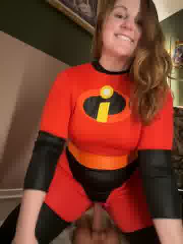 156) PS - Mrs Incredible Rides Torso Toy — filmik GingerSnap33, modela(-lki) na kamerkach