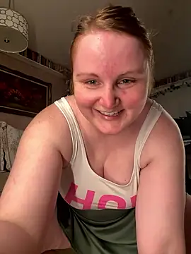 296) PS - Interrupt My Workout to Play With My Dildo — filmik GingerSnap33, modela(-lki) na kamerkach