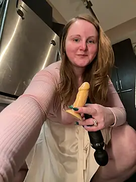 344) TS - Cum With Tiny Dildo In Kitchen & Eat Cheerios & Play In Bedroom — filmik GingerSnap33, modela(-lki) na kamerkach