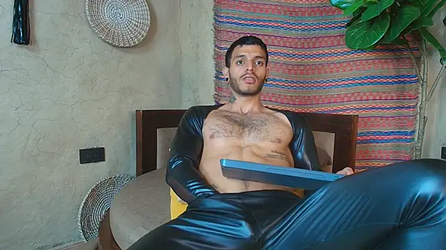 finishit with great cumshot hard - vidéo du modèle de showcams JuanBlade