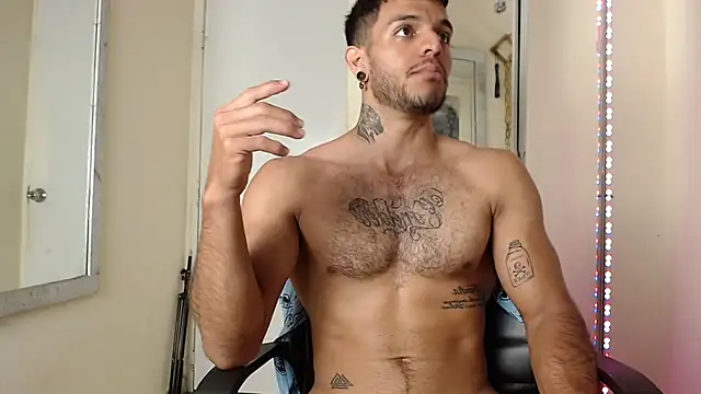 worshiping my cumshoot - vidéo du modèle de showcams JuanBlade