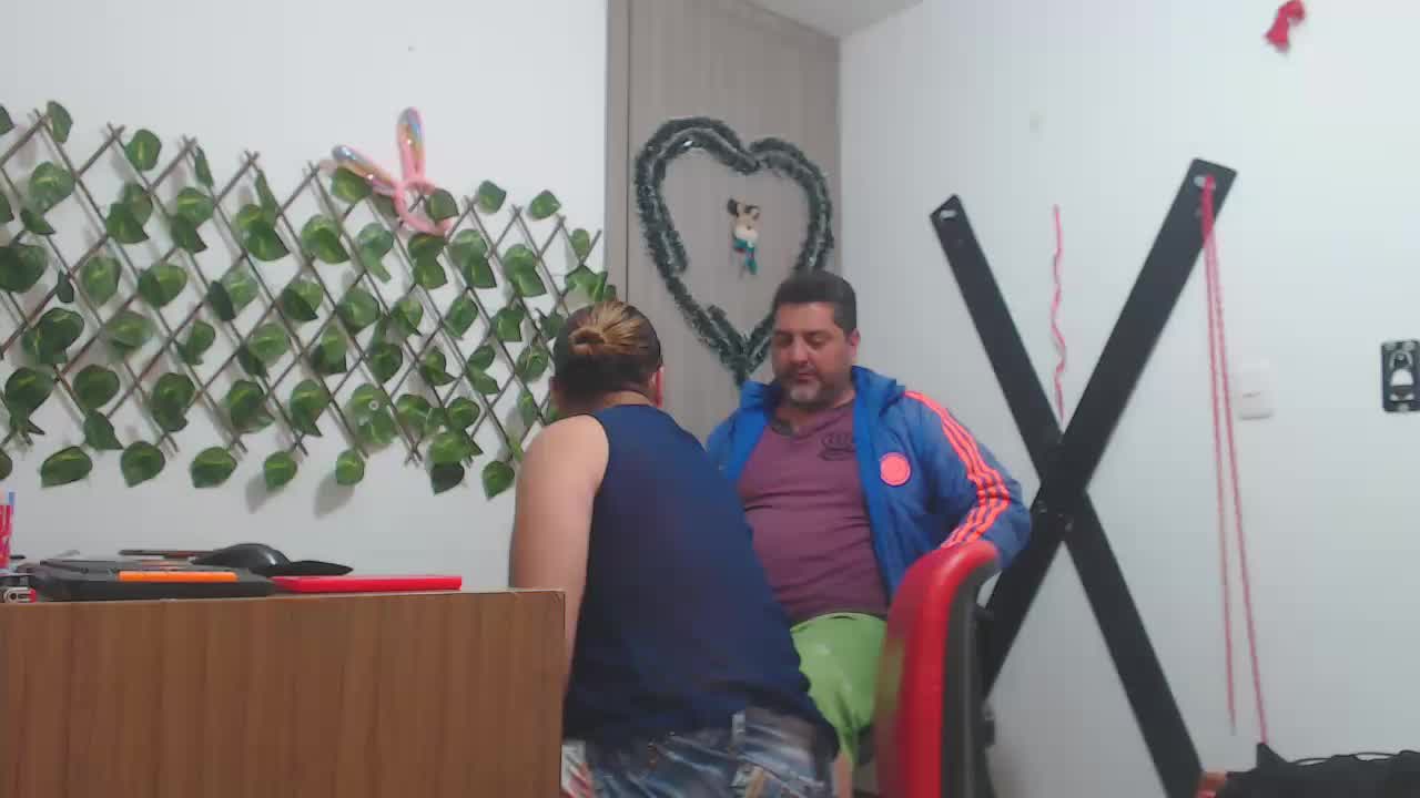 azotes n el culo hasta poerce rojo y mamada sem y tragar sem - video by hotandfierylatinos2023 cam model